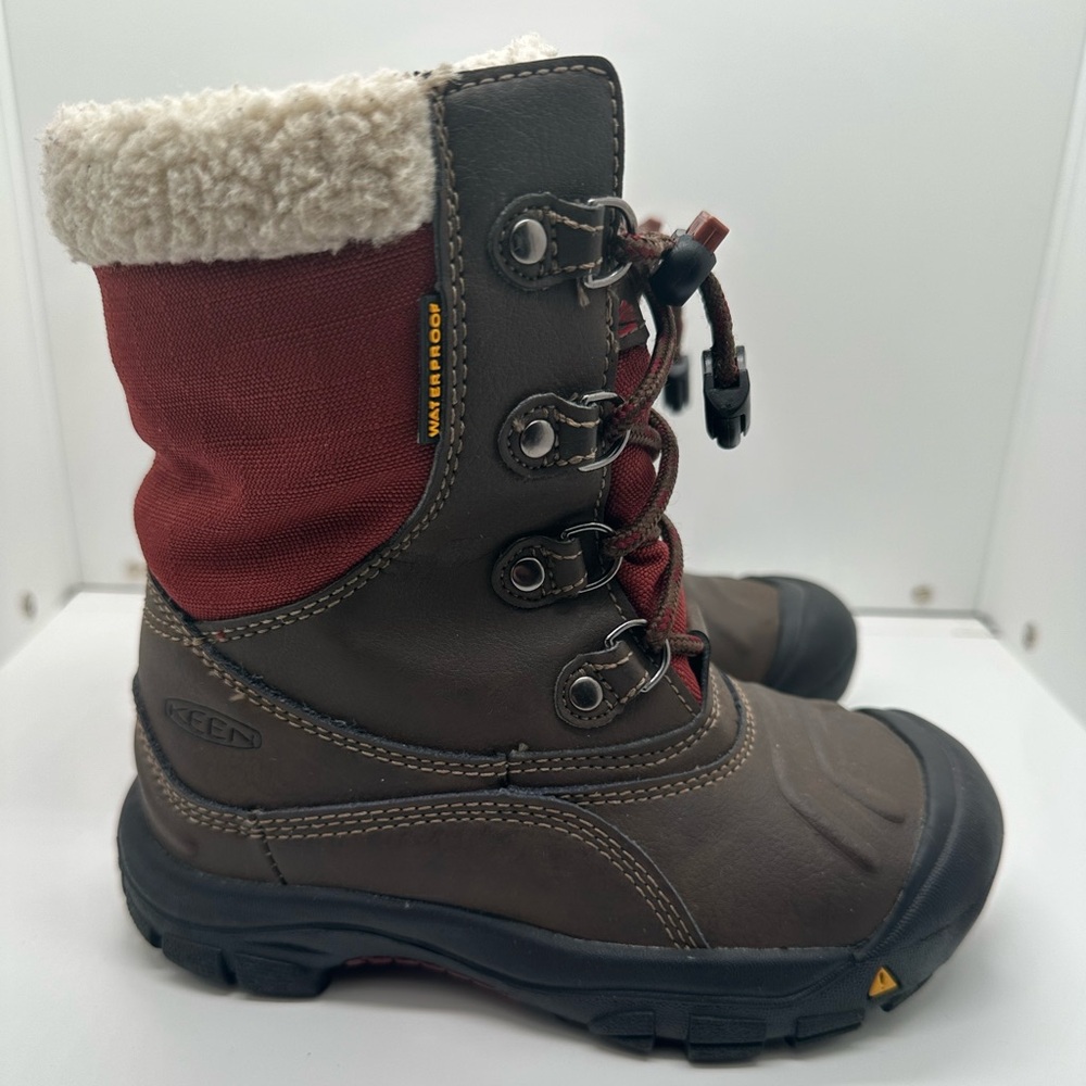 KEEN Basin‎ Leather Insulated Waterproof Snow Boots Size US Youth 12